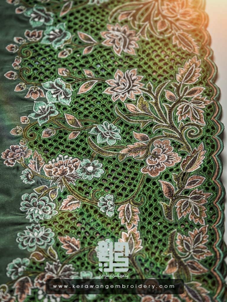Sulam Kerawang Kurung Pahang Motif Batik - Butik Kerawang Embroidery