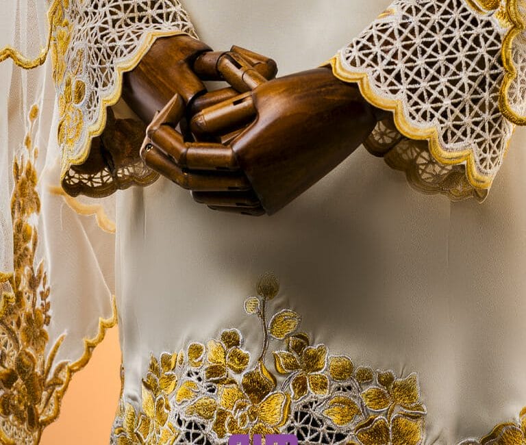 Baju Kurung Pahang Sulam Goyang Kerawang Bunga Orkid Dengan Kerawang Pagar