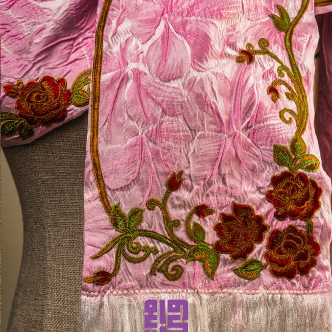 Mafla Bersulam Goyang Kerawang Dengan Corak Bunga Ros